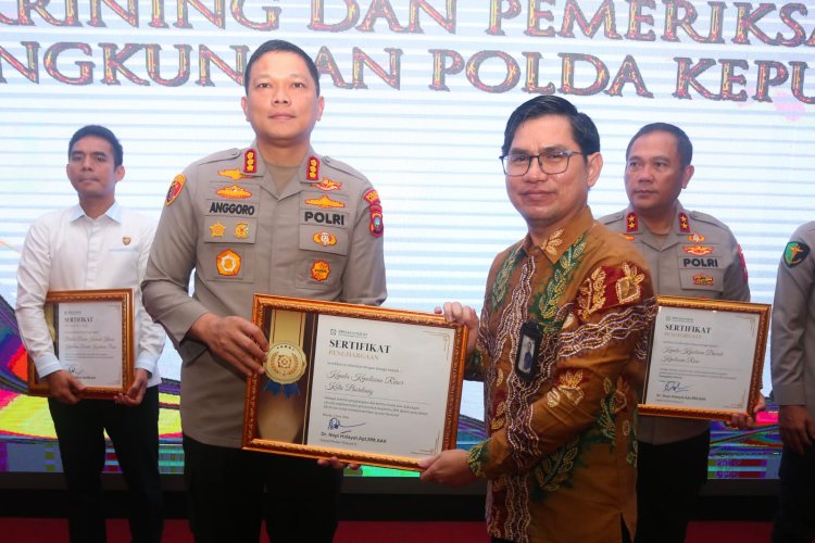 Kapolresta Barelang Terima Penghargaan pada Kegiatan Program JKN BPJS Kesehatan