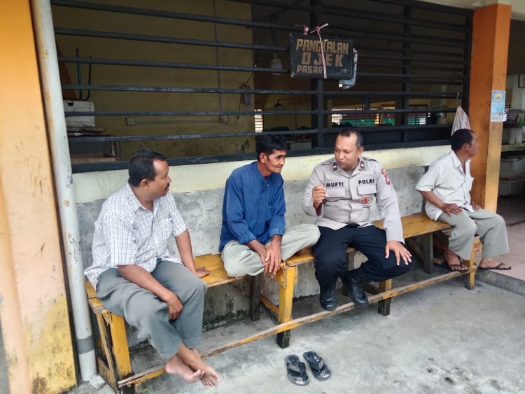 Basembang Bacarite Kamtibmas, Satbinmas Polres Lingga Serap Aspirasi dan Beri Edukasi Masyarakat