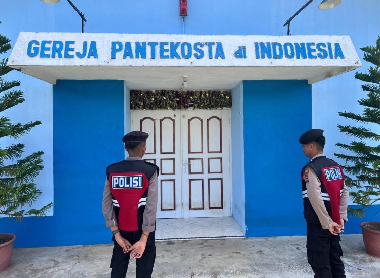 Hadir di Tengah Jemaat, Sat Samapta Polres Lingga Laksanakan Patroli Gereja
