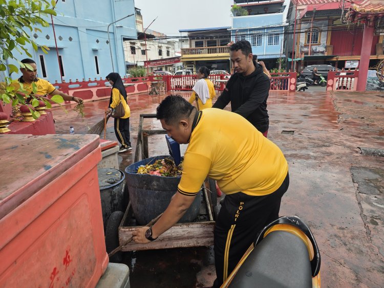 Bakti Religi Polres Karimun Bersihkan Tempat Ibadah, Wujud Kepedulian dan Toleransi di Hari Bhayangkara ke-80