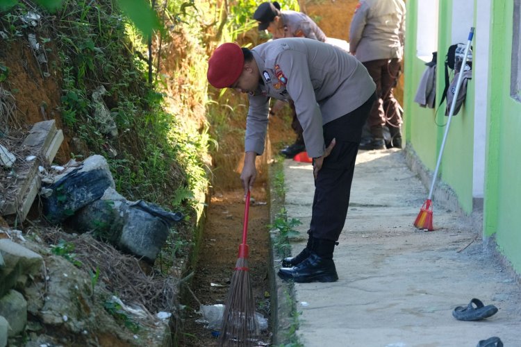 Sambut Hari Bhayangkara ke-80, Polda Kepri Gelar Bakti Religi di Masjid Katijah Sani Sambau