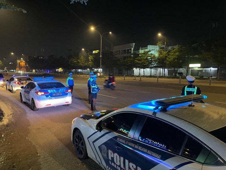 Satlantas Polresta Barelang Intensifkan Patroli Malam dan Antisipasi Balap Liar untuk Ciptakan Kamseltibcarlantas yang Aman dan Kondusif di Kota Batam