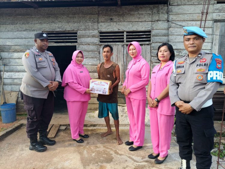 Bansos HUT Bhayangkara ke-80, Polsek Singkep Barat Hadir untuk Masyarakat