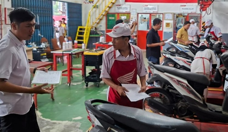 74 Siswa TSM SMKN 3 Batam Jalani UKK Berstandar Industri Honda