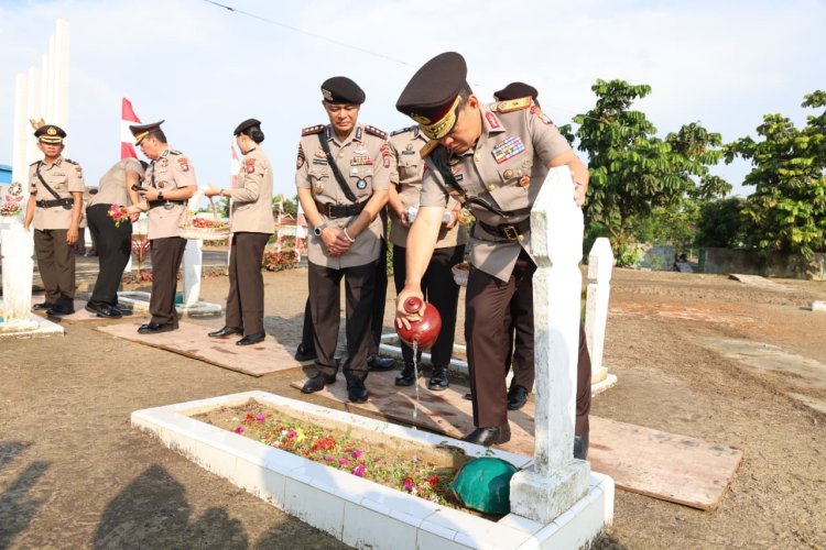 Polresta Barelang Ikuti Kegiatan Upacara dan Tabur Bunga Hari Bhayangkara Ke-80 Tahun 2026 di Taman Makam Pahlawan Pusara Bhakti Bulan Gerbang
