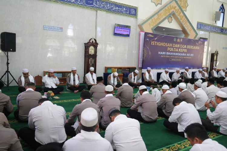 SAMBUT HARI BHAYANGKARA KE-80, POLDA KEPRI GELAR ISTIGHOSAH DAN DOA BERSAMA