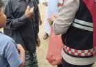 Polsek Sekupang Gelar Jumat Berkah, Bagikan 25 Paket Makanan kepada Warga di Masjid Al Ikhlas Tiban Baru