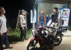 Patroli Malam Humanis, Polsek Singkep Barat Sampaikan Edukasi Kamtibmas kepada Warga