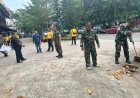 Polsek Sekupang Bersama Koramil dan Warga Gotong Royong Sambut HUT Ke-81 Kemerdekaan RI di Pasar Sei Harapan