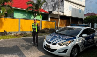 Polisi Hadir di Tengah Masyarakat, Satlantas Polres Lingga Amankan Ibadah Minggu di Gereja