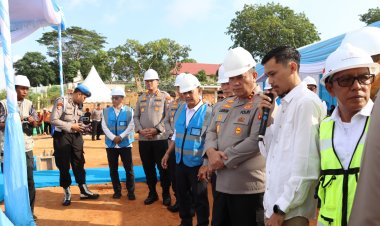 Kapolda Kepri Letakkan Batu Pertama Pembangunan Gedung Satpas Prototipe Polresta Barelang