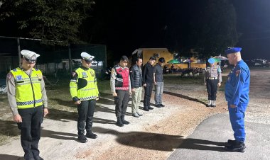 Hadir di Tengah Masyarakat, Polres Lingga Pastikan Situasi Malam Akhir Pekan Kondusif