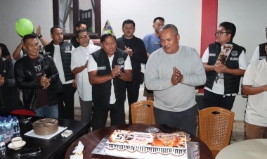 Kajari Lingga Bersama Jajaran Beri Kejutan Spesial kepada Kapolres Lingga
