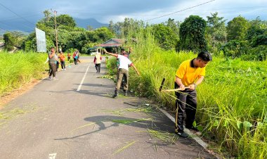 Gotong Royong Jumat Bersih Pererat Sinergitas Polri, Pemerintah, dan Masyarakat