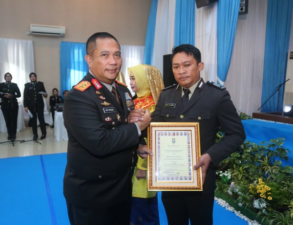 BHABINKAMTIBMAS POLSEK BATU AMPAR RAIH JUARA 1 TELADAN POLDA KEPRI BERKAT INOVASI SI AMRU