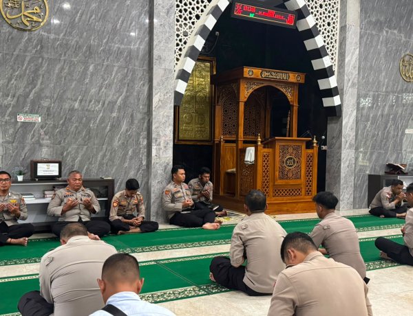 Polres Lingga Perkokoh Mental Spiritual Personel Melalui Pembinaan Rohani