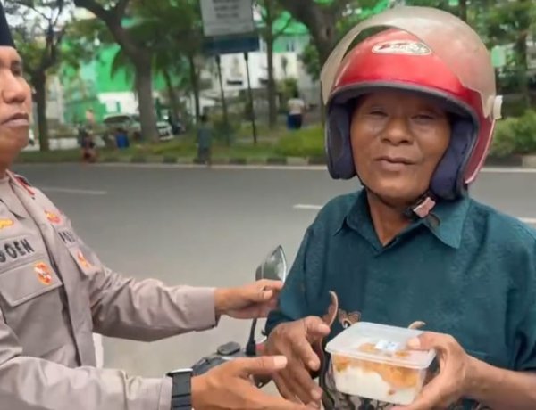 Polresta Barelang Wujudkan Kepedulian Sosial melalui Kegiatan Jumat Berkah di Batu Ampar