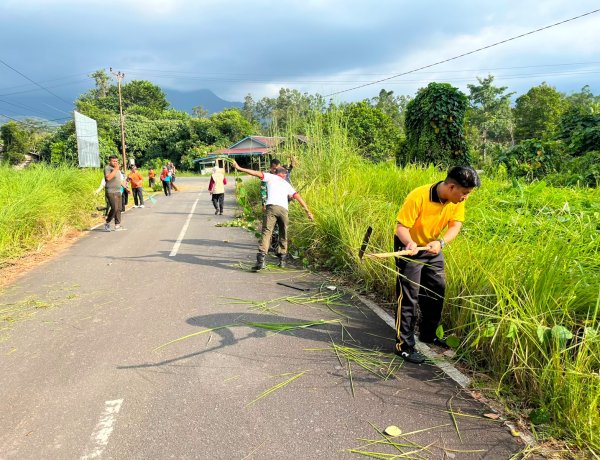 Gotong Royong Jumat Bersih Pererat Sinergitas Polri, Pemerintah, dan Masyarakat