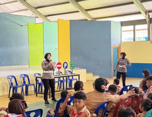 Polda Kepri Tanamkan Budaya Tertib Berlalu Lintas Sejak Dini Melalui Program Polisi Sahabat Anak di SD Kartini I Batam
