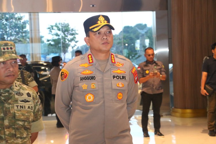 Kapolresta Barelang Dampingi Kapolda Kepri Sambut Kedatangan Menko Polkam RI di Bandara Hang Nadim