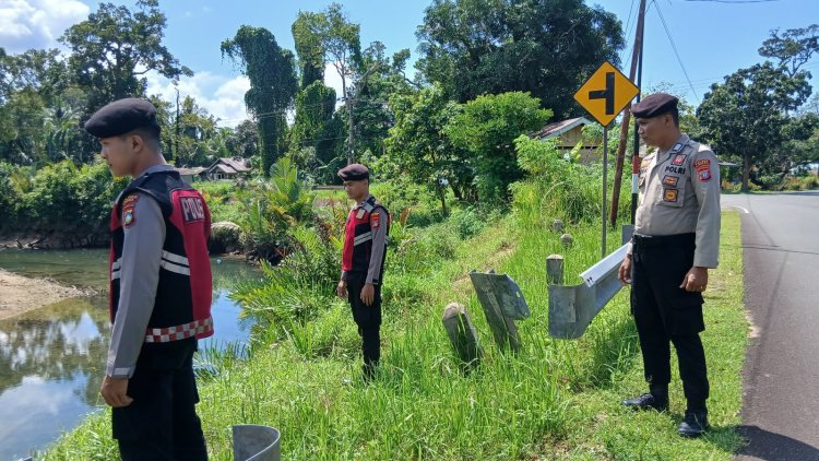 Patroli Daerah Rawan Bencana, Polsek Daik Lingga Tingkatkan Kesiapsiagaan dan Imbau Warga Waspada Cuaca Ekstrem