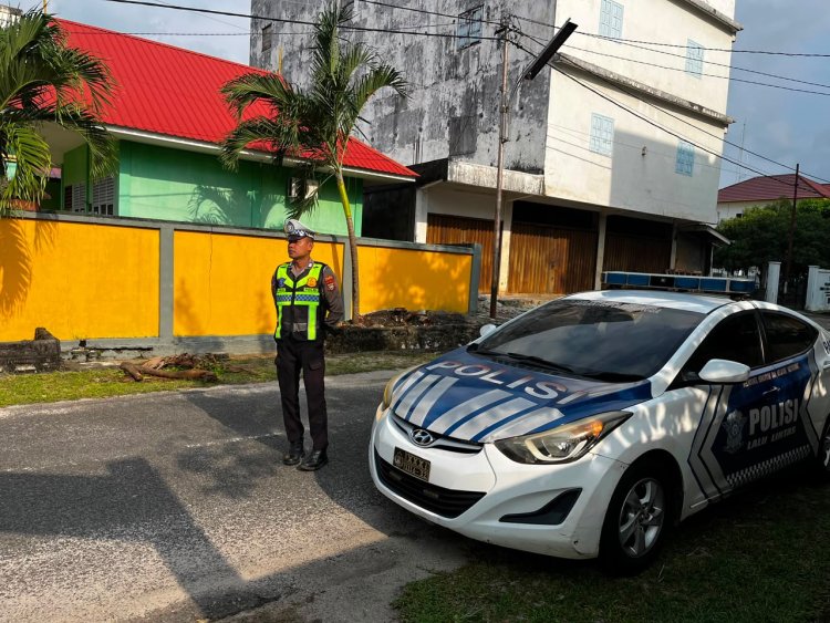 Polisi Hadir di Tengah Masyarakat, Satlantas Polres Lingga Amankan Ibadah Minggu di Gereja