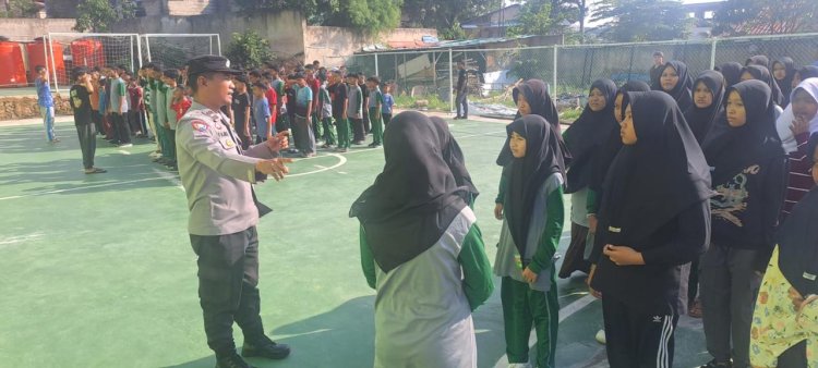 Polsek Sekupang Berikan Pembinaan Disiplin dan Edukasi Kenakalan Remaja kepada Santri Ponpes Darul Hikam