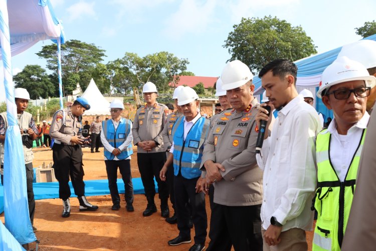 Kapolda Kepri Letakkan Batu Pertama Pembangunan Gedung Satpas Prototipe Polresta Barelang