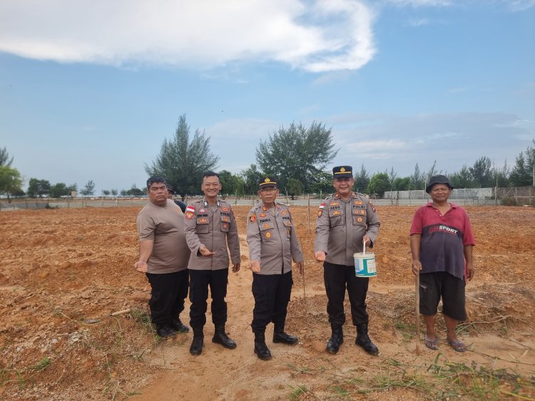 Polsek Bengkong Perkuat Ketahanan Pangan, Tanam Jagung Pipil di Lahan Produktif