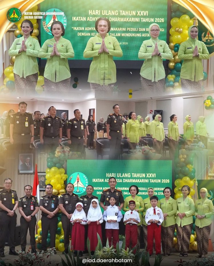 HUT Ke-26 IAD, Kejari Batam Berikan Beasiswa untuk Anak Pegawai Berprestasi