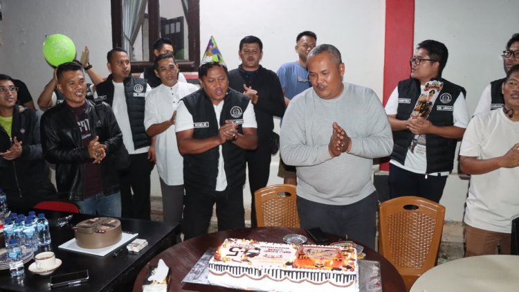 Kajari Lingga Bersama Jajaran Beri Kejutan Spesial kepada Kapolres Lingga