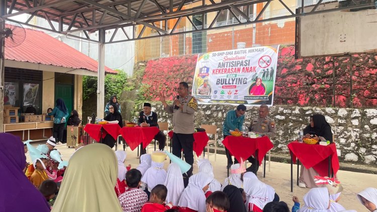 Polsek Sekupang Tanamkan Kesadaran Kamtibmas kepada Siswa Baru Sekolah Baithul Hikmah
