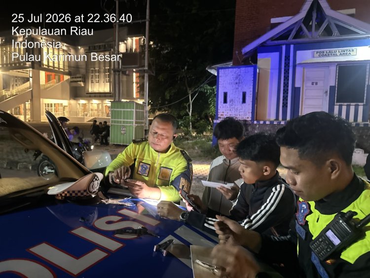 Patroli Gabungan Satlantas dan Satsamapta Polres Karimun Ciptakan Karimun Kondusif
