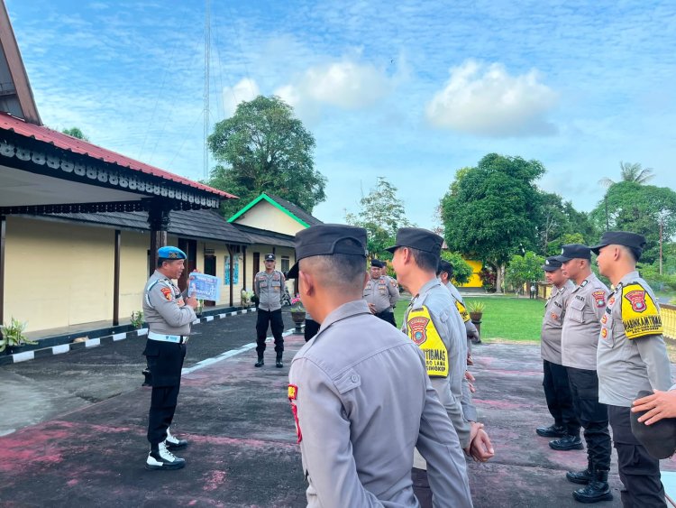 Polsek Dabo Singkep Perkuat Disiplin Personel Melalui Sosialisasi Perkap dan Penggunaan Brevet Dinas