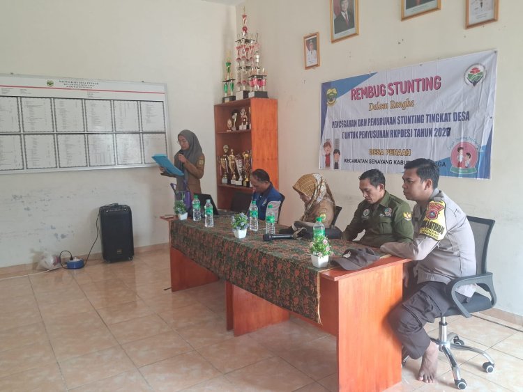 Bhabinkamtibmas Desa Penaah Hadiri Rembug Stunting, Perkuat Sinergi Cegah Stunting Sejak Dini