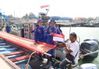 Ditpolairud Polda Kepri Bersama Masyarakat Kibarkan Semangat Kemerdekaan, Pasang 2.500 Bendera Merah Putih di Kapal Boat dan Kapal Pancung