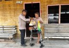 Polsek Daik Lingga Gelar Jumat Berkah, Salurkan Paket Sembako bagi Masyarakat