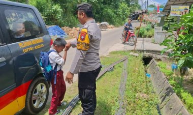 Antar Murid Hingga ke Rumah, Program Si Amru Polsek Batu Ampar Wujud Nyata Polri Hadir untuk Masyarakat