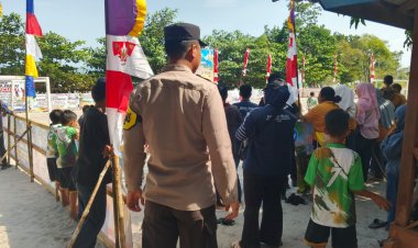 Semangat Sportivitas, Polsek Daik Lingga Amankan Turnamen Sepak Bola Pantai Sapar Cup I