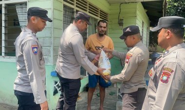 Satbinmas Polres Lingga Salurkan Bantuan Beras untuk Warga Kurang Mampu di Singkep