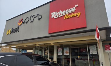 Richeese Factory Golden City Bengkong Hadir di Batam, Tim Batam24 Coba Sensasi Ayam Pedas dan Saus Keju