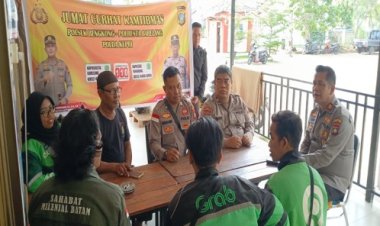 Polsek Bengkong Hadir di Tengah Komunitas Ojol Melalui Program Jumat Curhat