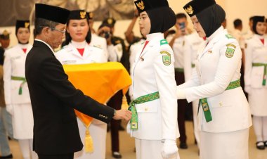 50 Paskibraka Batam Dikukuhkan Amsakar, 20 Hari Ditempa Jelang Upacara 17 Agustus