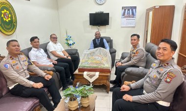 Polres Karimun Beri Kejutan HUT ke-81 Mahkamah Agung RI di Pengadilan Negeri Karimun