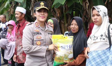 Kapolres Karimun Sambangi Polsek Buru, Bansos Disalurkan kepada 100 Warga