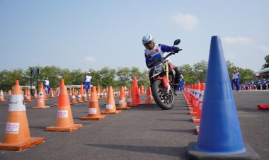 Teknik Menikung Motor yang Aman, Posisi Tubuh Harus Disesuaikan dengan Kecepatan