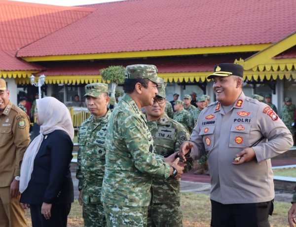Kapolres Lingga Sambut Panglima TNI dan Kepala Staf Angkatan dalam Kunjungan Latihan Operasi Terintegrasi TNI 2026 di Dabo Singkep