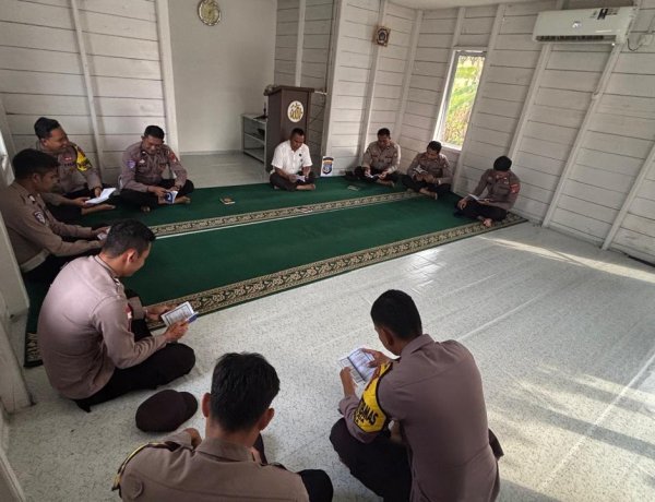 Polsek Daik Lingga Tingkatkan Keimanan dan Profesionalisme Personel melalui Binrohtal