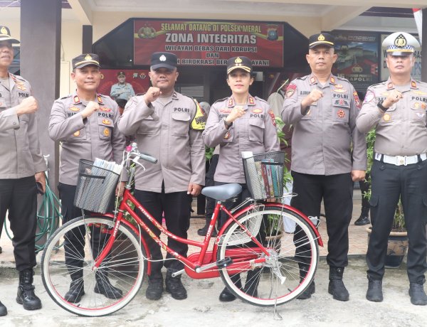 Kapolres Karimun Serahkan Sepeda Kargo Baca, Dorong Literasi Lebih Dekat ke Masyarakat