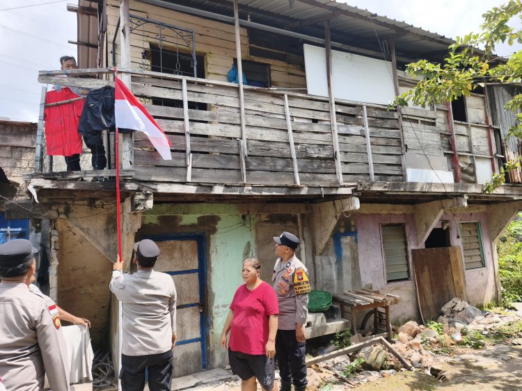 Sambut HUT RI ke-81, Polsek Bengkong Gelar Baksos dan Penyerahan Bendera Merah Putih Kapolda Kepri melalui Kapolresta Barelang kepada Masyarakat